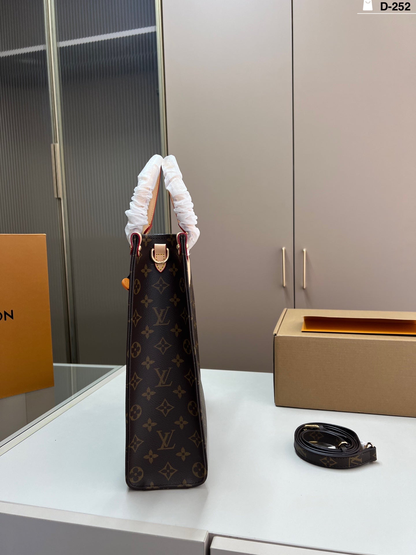 LV Sheet Music Package with Long Shoulder Strap â€“ Versatile Carrying Option