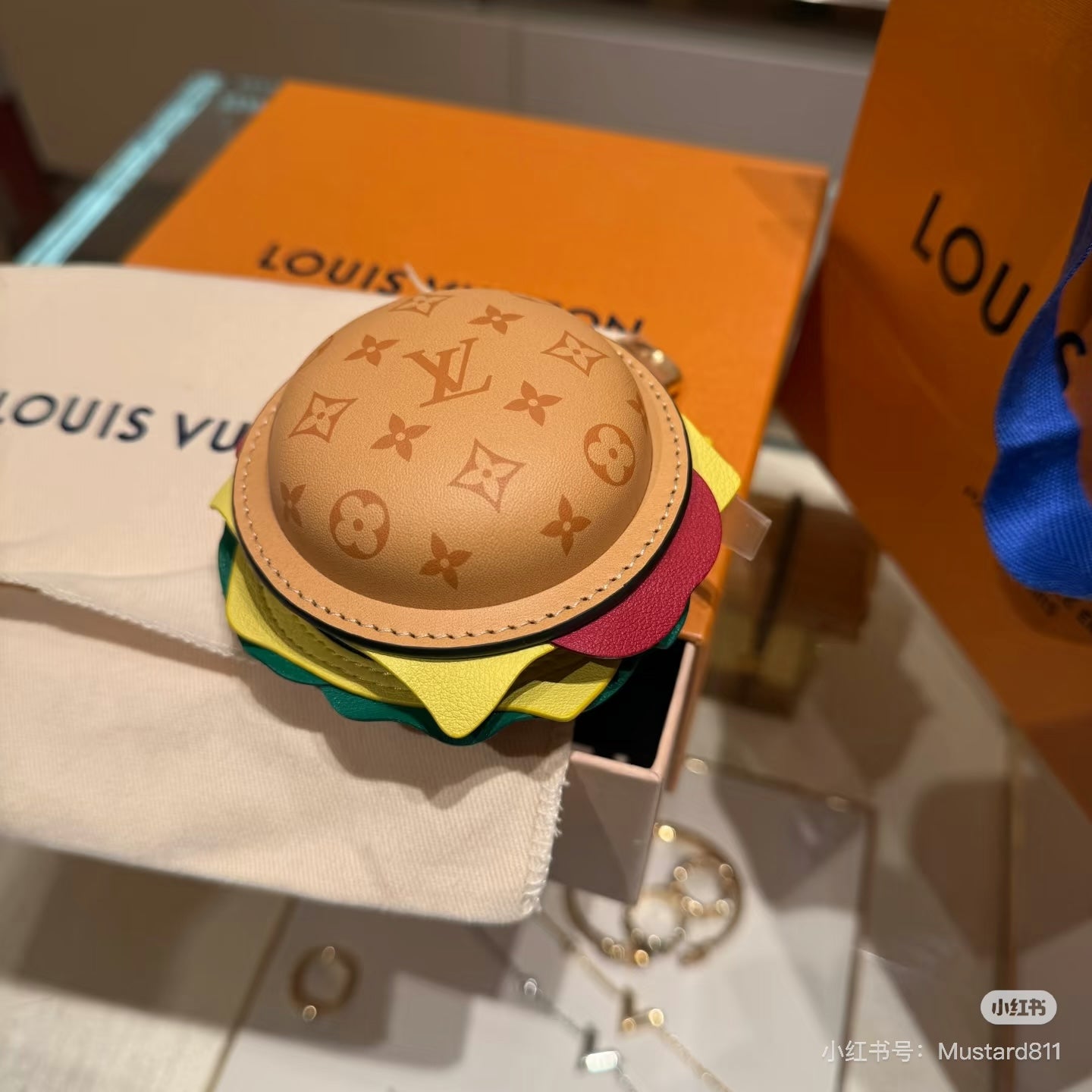 Luxury Miniature Burger: Handcrafted Gourmet Experience