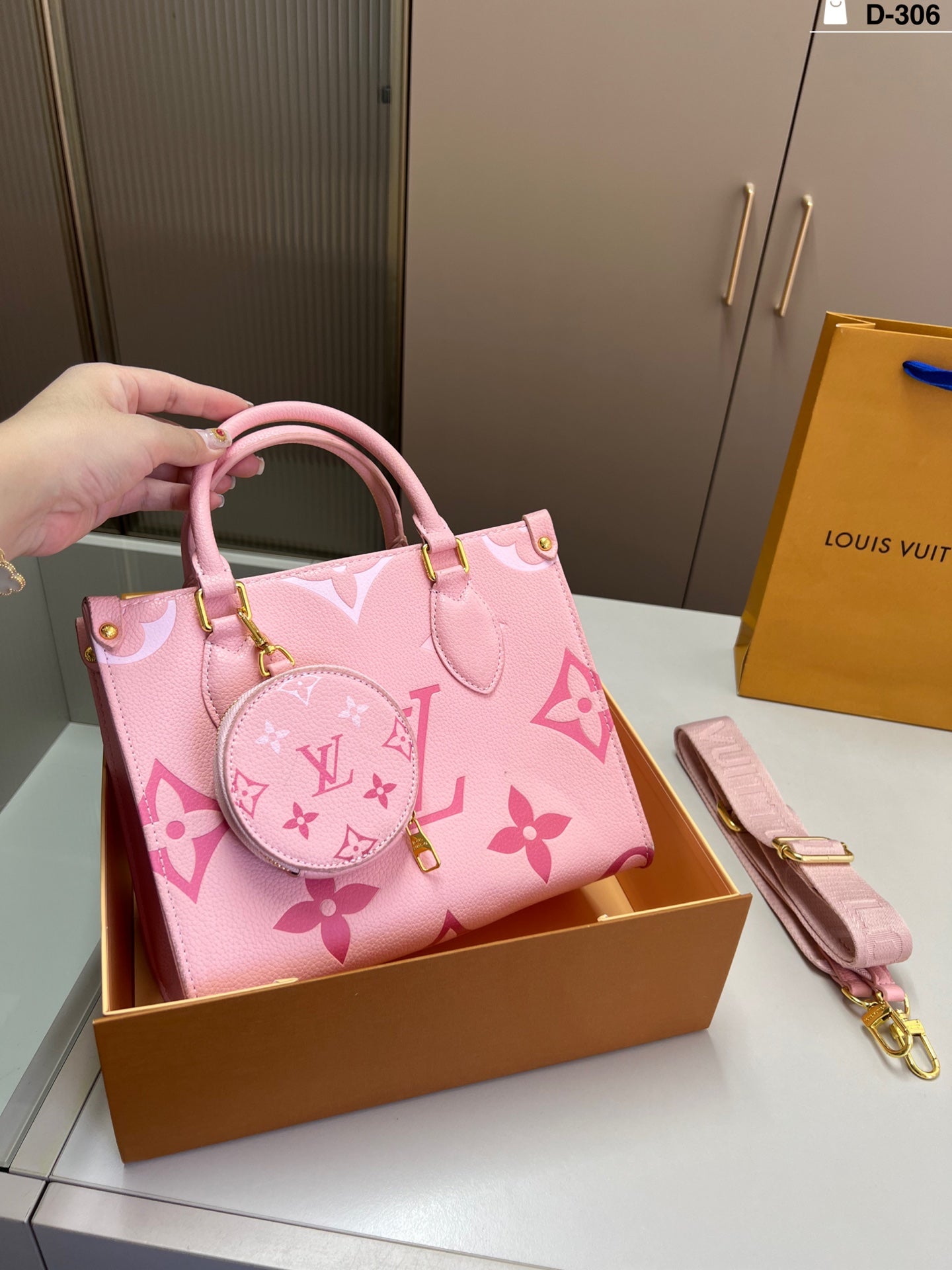 Louis Vuitton 25CM Jungle Tote Bag - Iconic Luxury Handbag