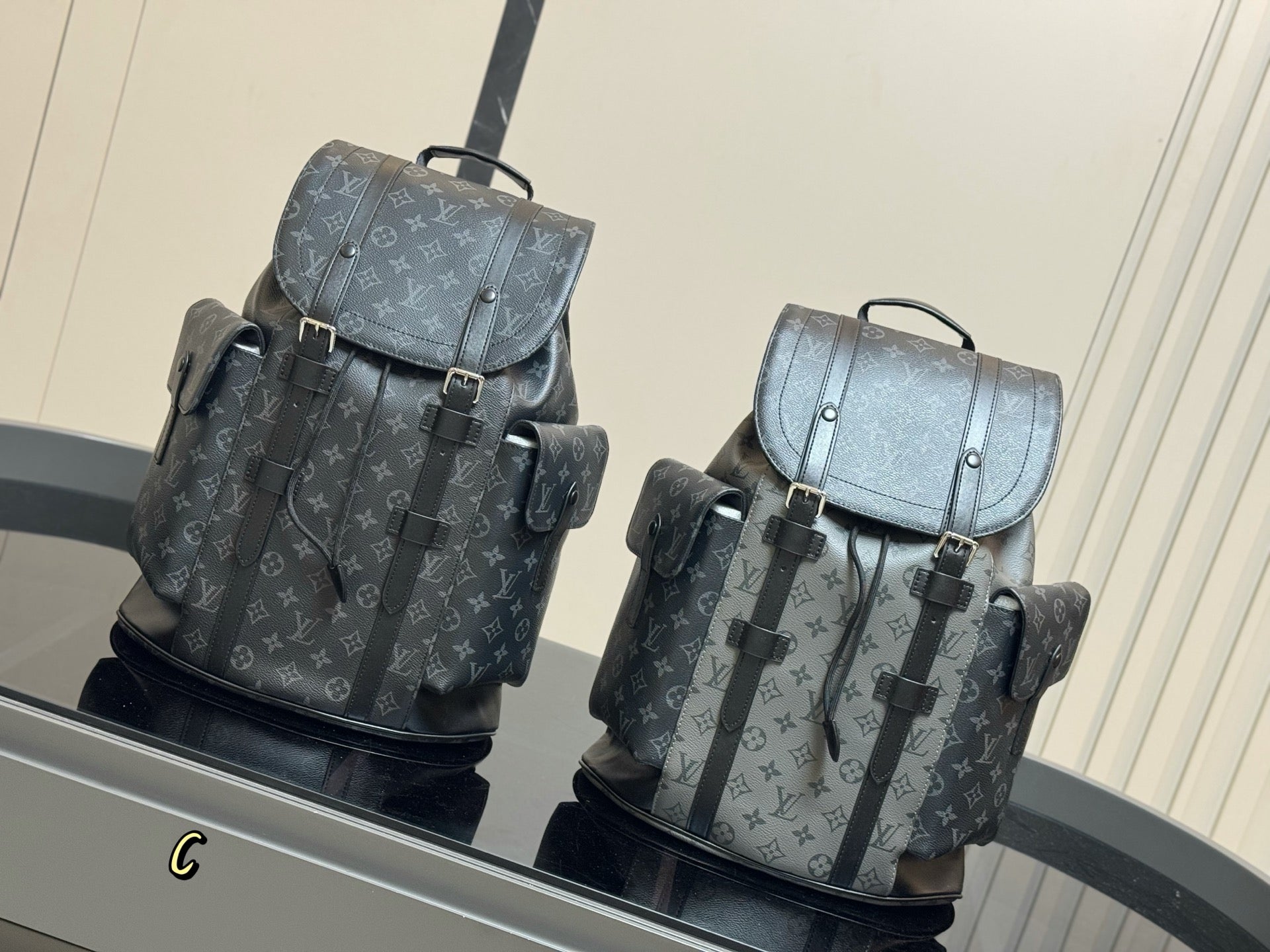 Classic Lv Backpack - Stylish and Comfortable Everyday Bag