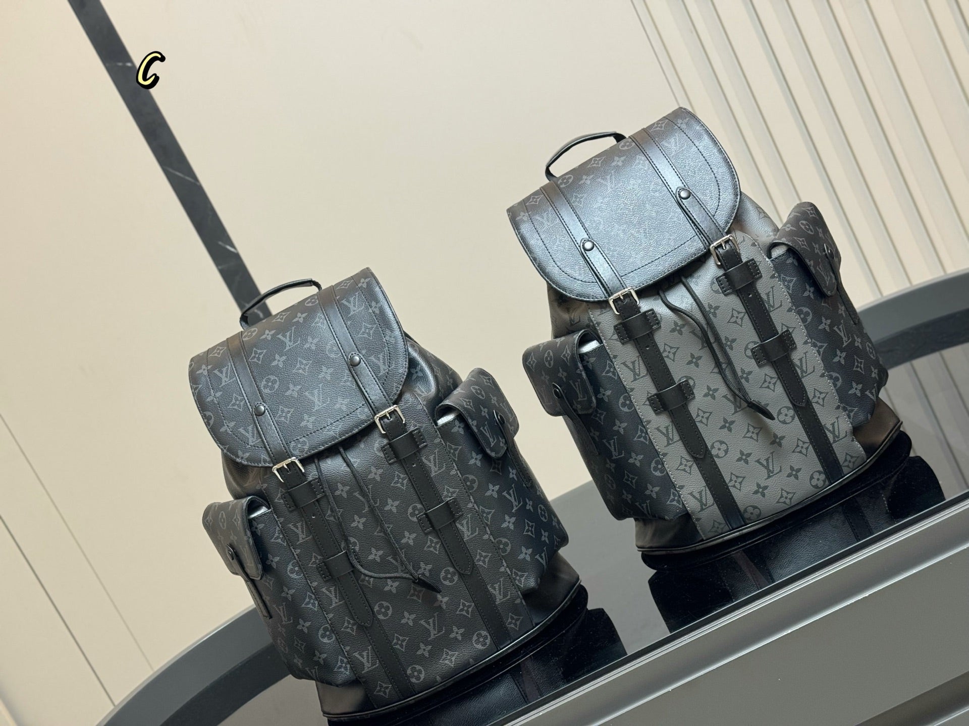 Classic Lv Backpack - Stylish and Comfortable Everyday Bag