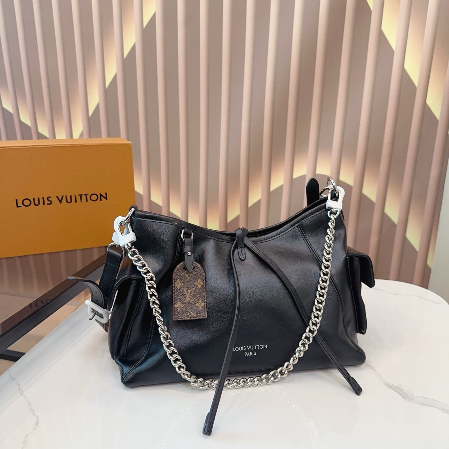 Luxury LV Carryall Tote - Elegant, Versatile, and Durable