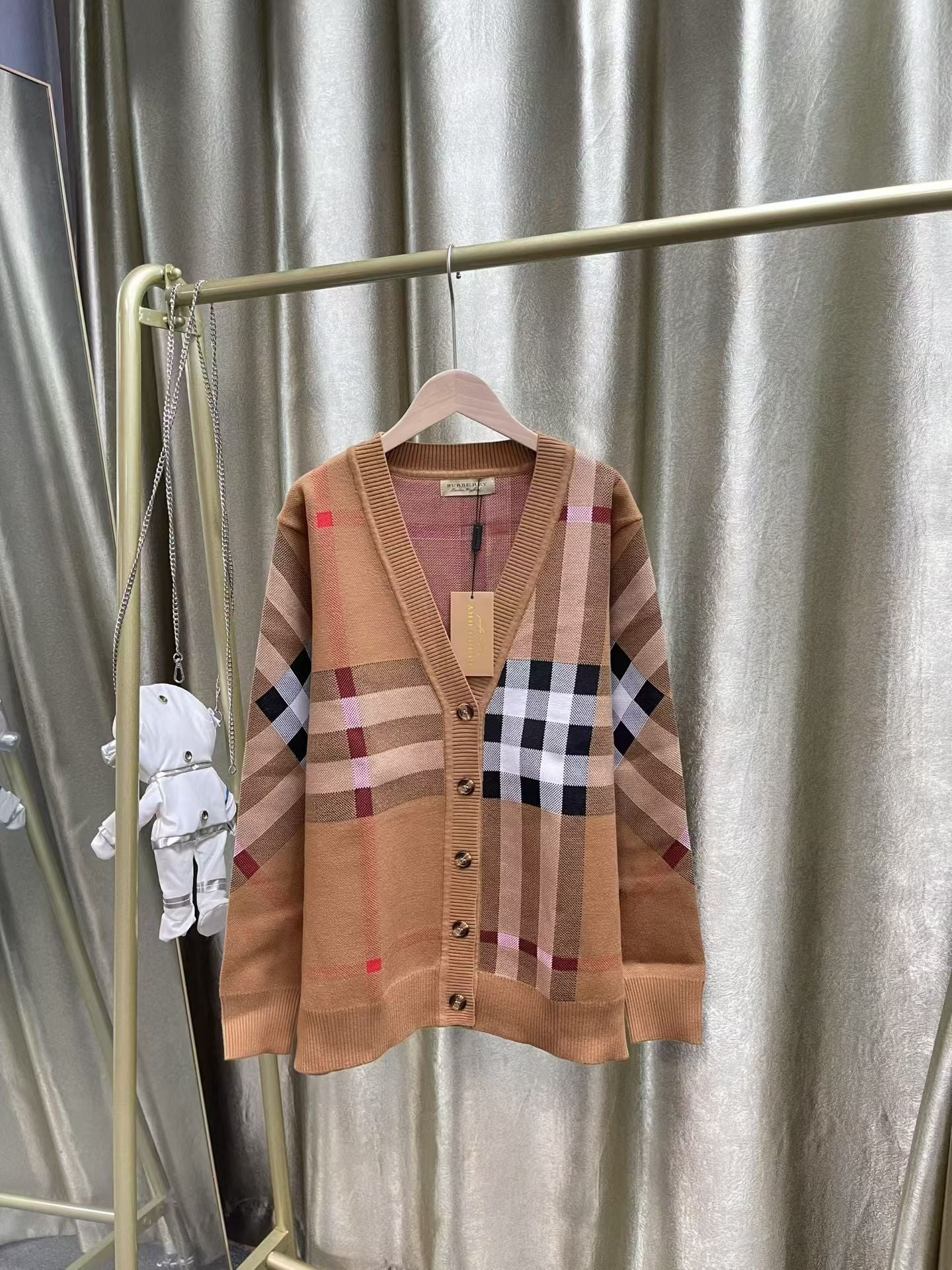 Burberry Striped Decorative Sweater â€“ Unisex Premium Knitwear