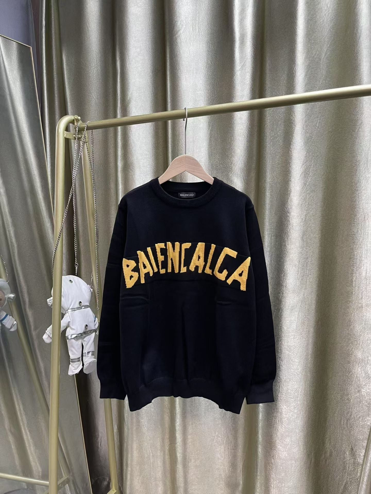 Premium Balenciaga Cashmere Blend Knitted Sweater