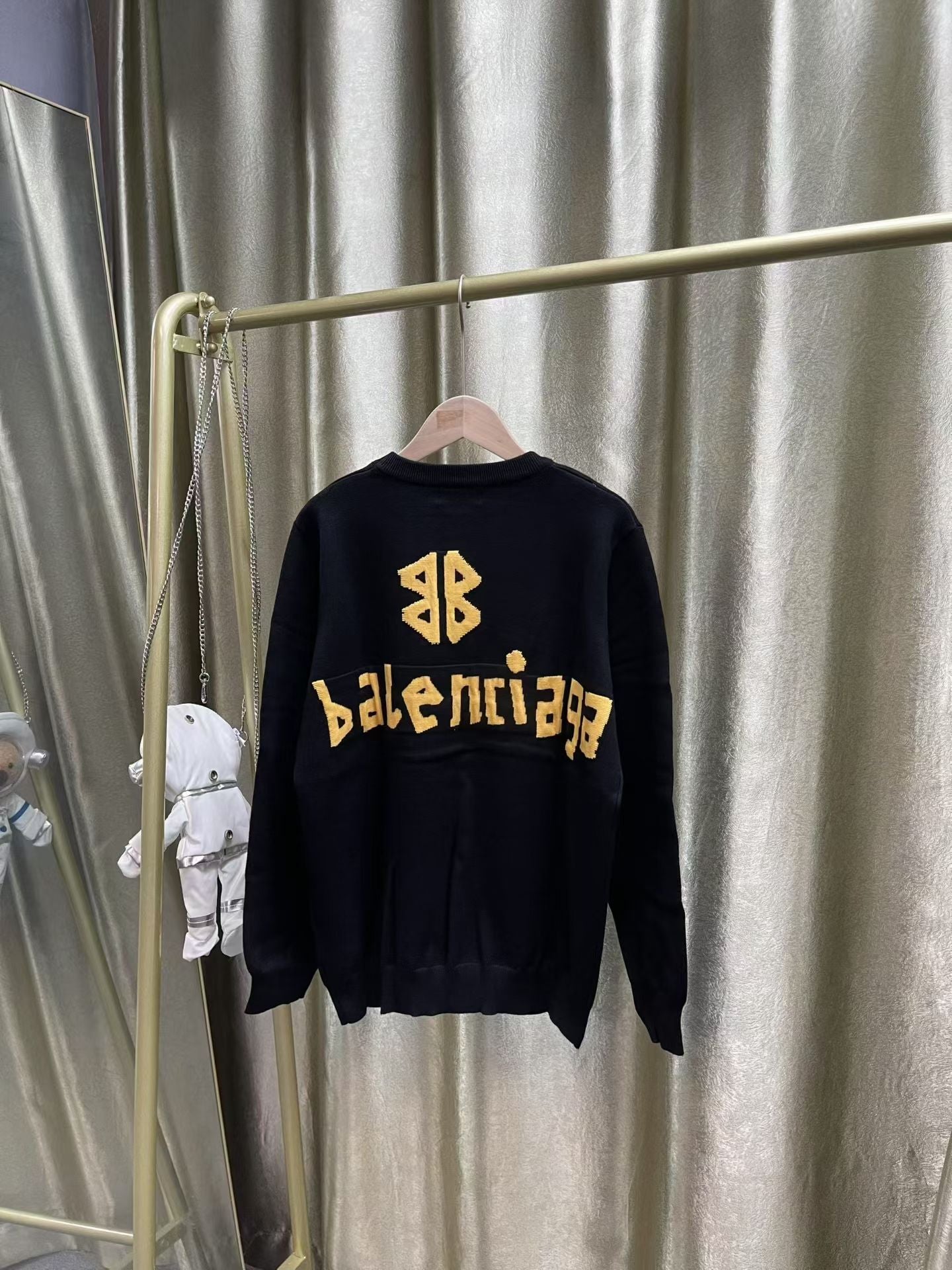 Premium Balenciaga Cashmere Blend Knitted Sweater