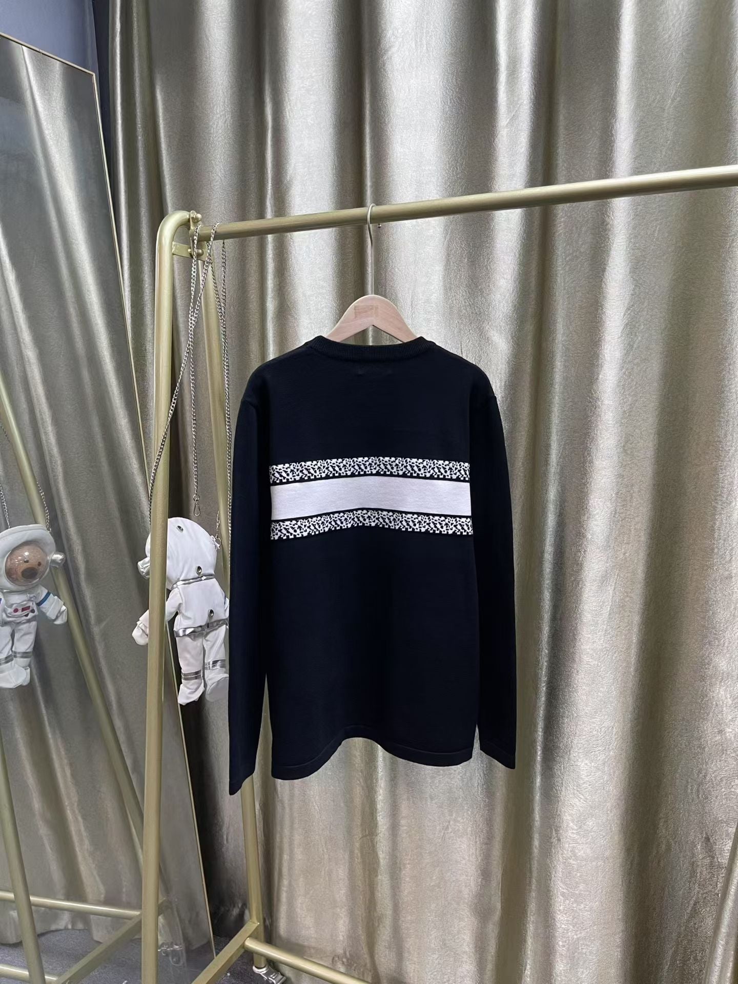 ** Dior Intarsia Knitted Crew Neck Sweater - Unisex Autumn Collection

**