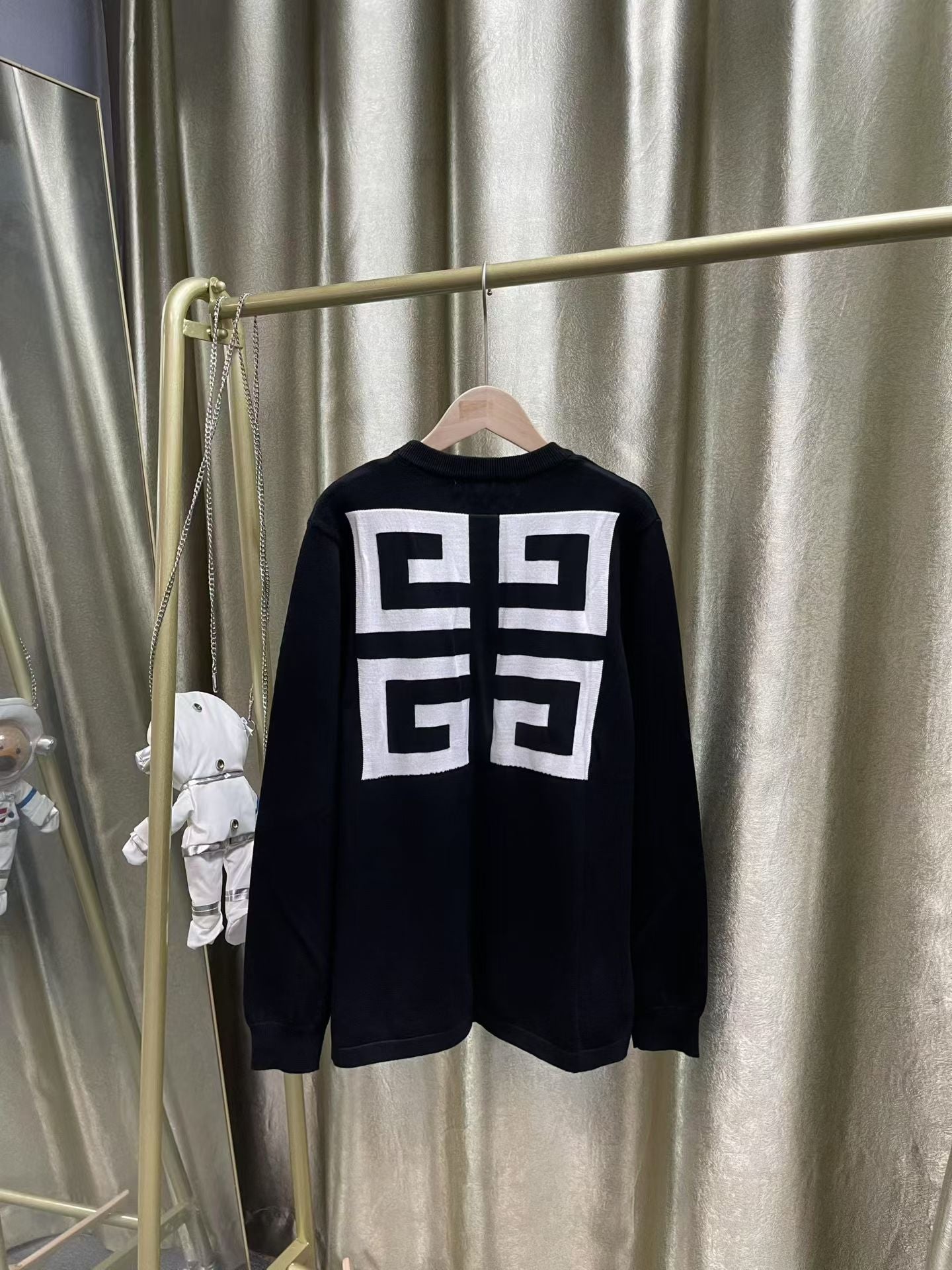 Givenchy Letter Logo Intarsia Knitted Crew Neck Sweater