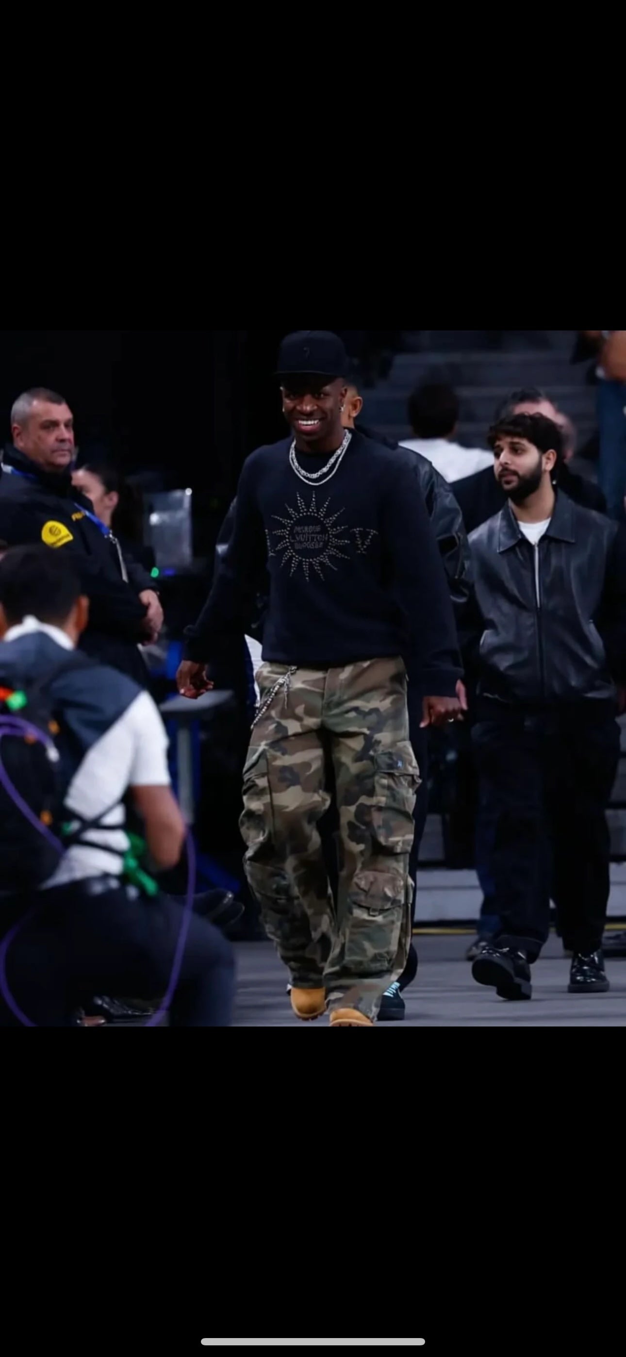 Louis Vuitton Rivet Logo Intarsia Crew Neck Sweater