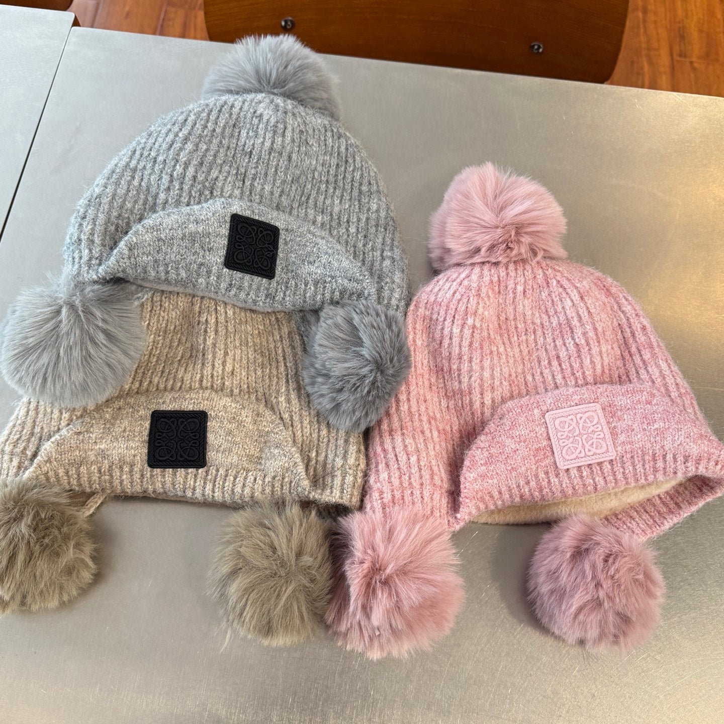 Women's Loewe Fluff Ball Knitted Beanie - Cozy Autumn & Winter Hat