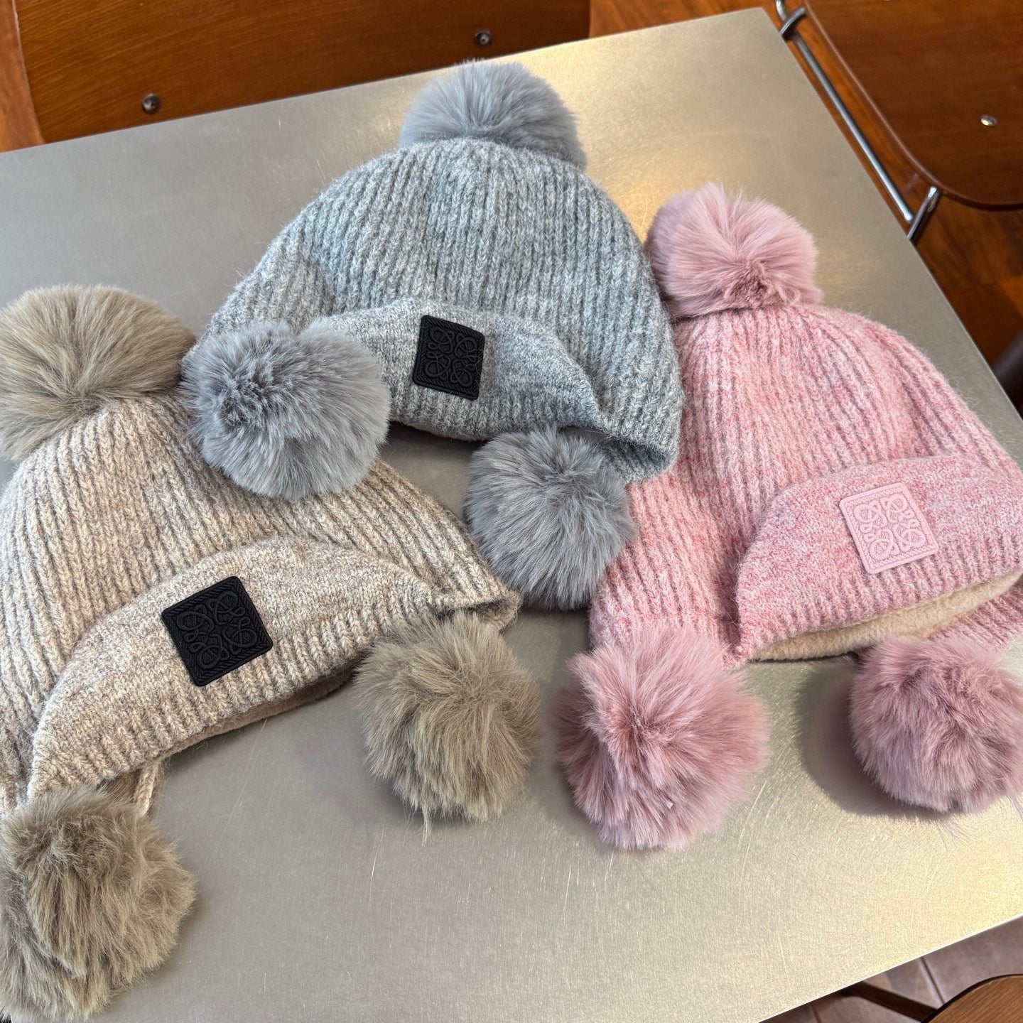 Women's Loewe Fluff Ball Knitted Beanie - Cozy Autumn & Winter Hat