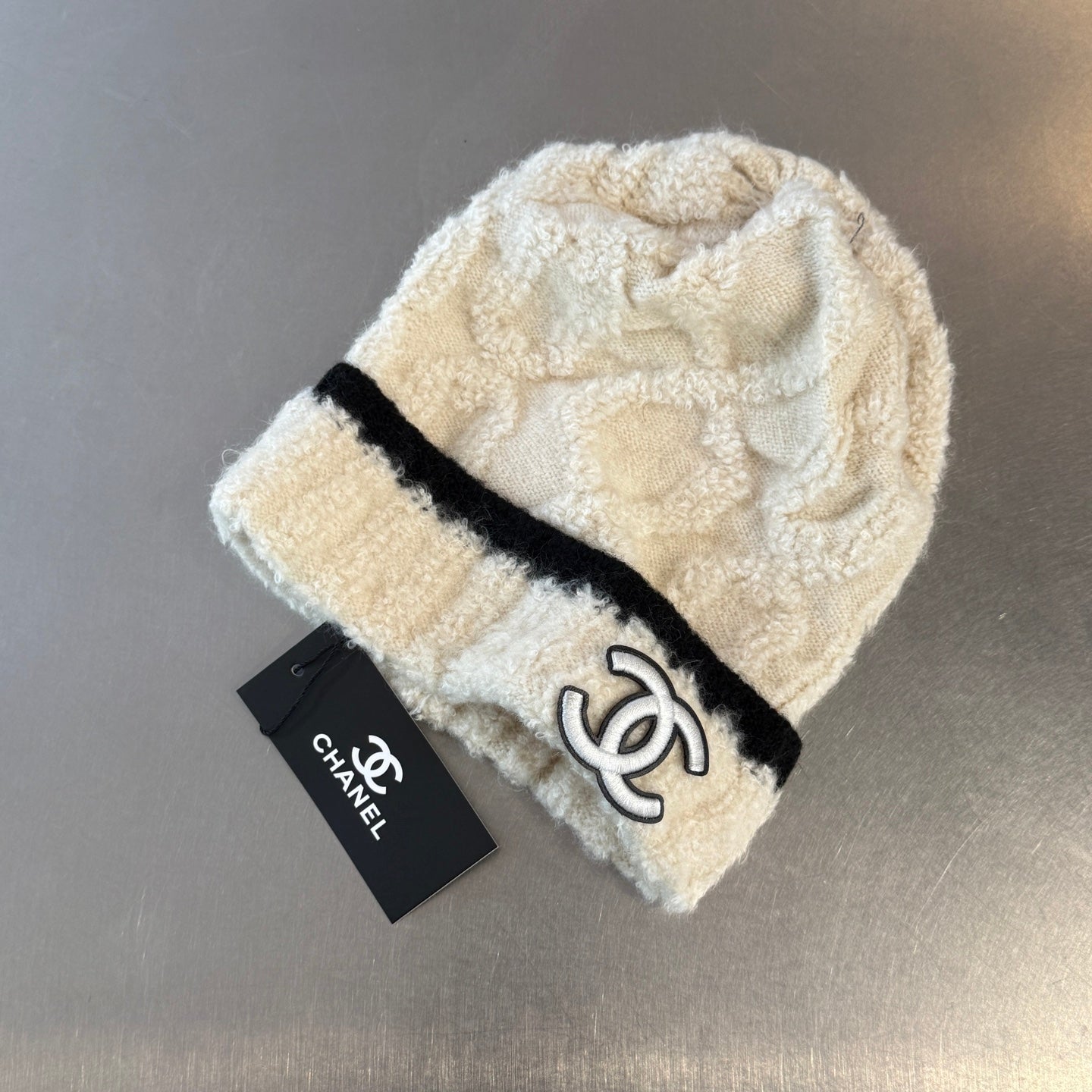 Chanel Retro Twist Cold Hat - High Quality Fashion Accessory