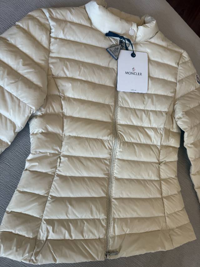 Women's Lightweight Down Jacket - MONCLER Meng Mouth