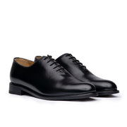 Oxford wholecut shoes crafted using full grain calfskin with 5 eyelets and leather sole