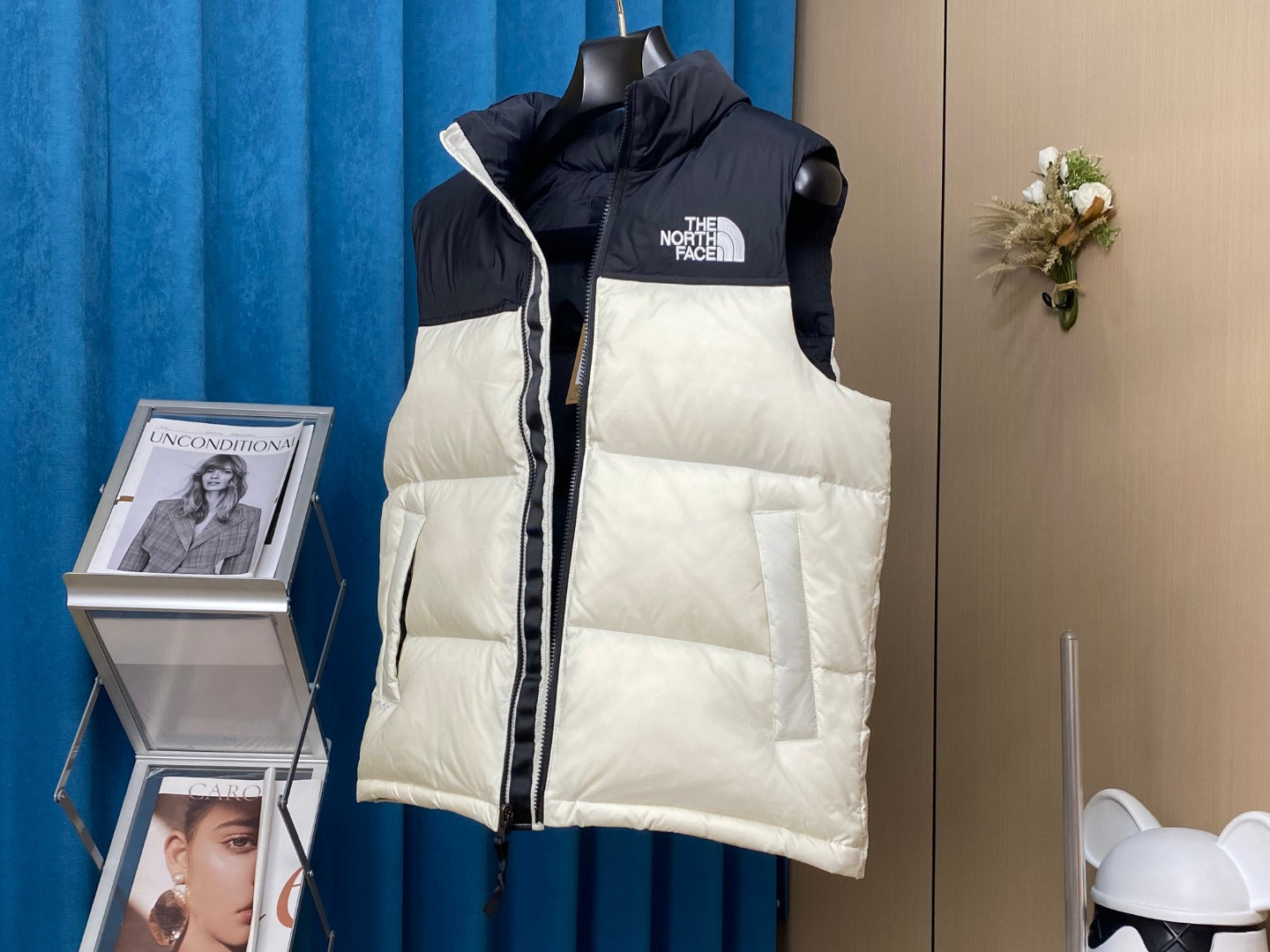 ** Premium Waterproof Duck Down Jacket | Custom Embroidery & Durable Design

**