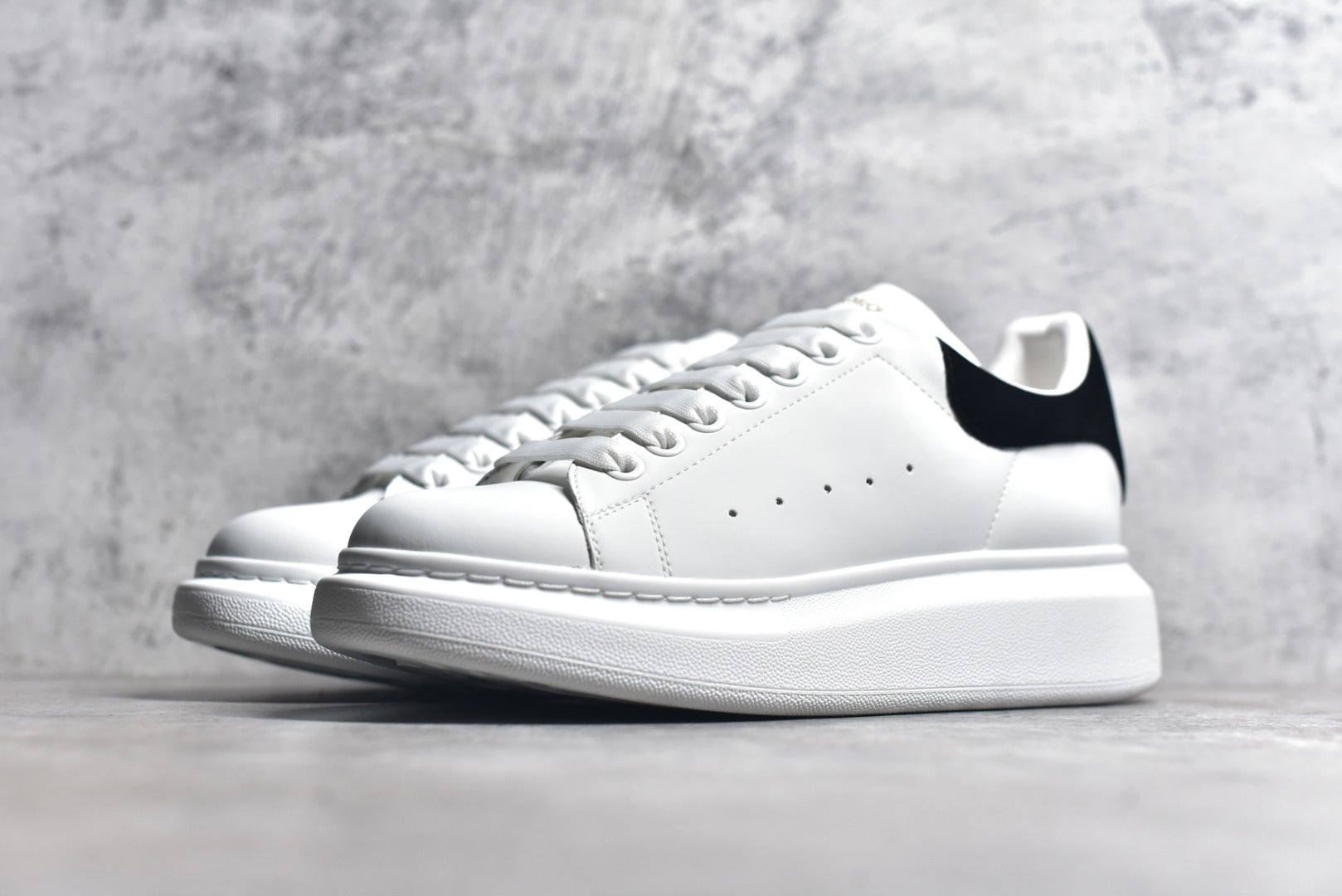 Alexander McQueen Men's White Calfskin Sneakers with Anti-Counterfeit Technology