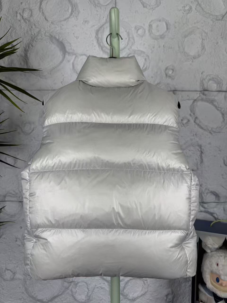 Canada Goose Crofton Light Down Vest - Ultimate Windproof Insulation