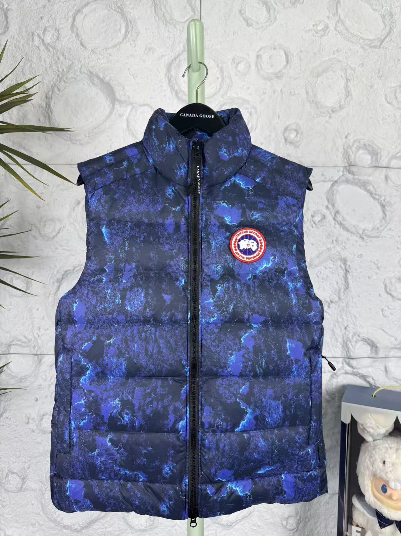 Canada Goose Crofton Lightweight Down Vest for Men